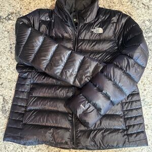 The North Face Women's Shiny Dark Blue Puffer Jacket 550 count